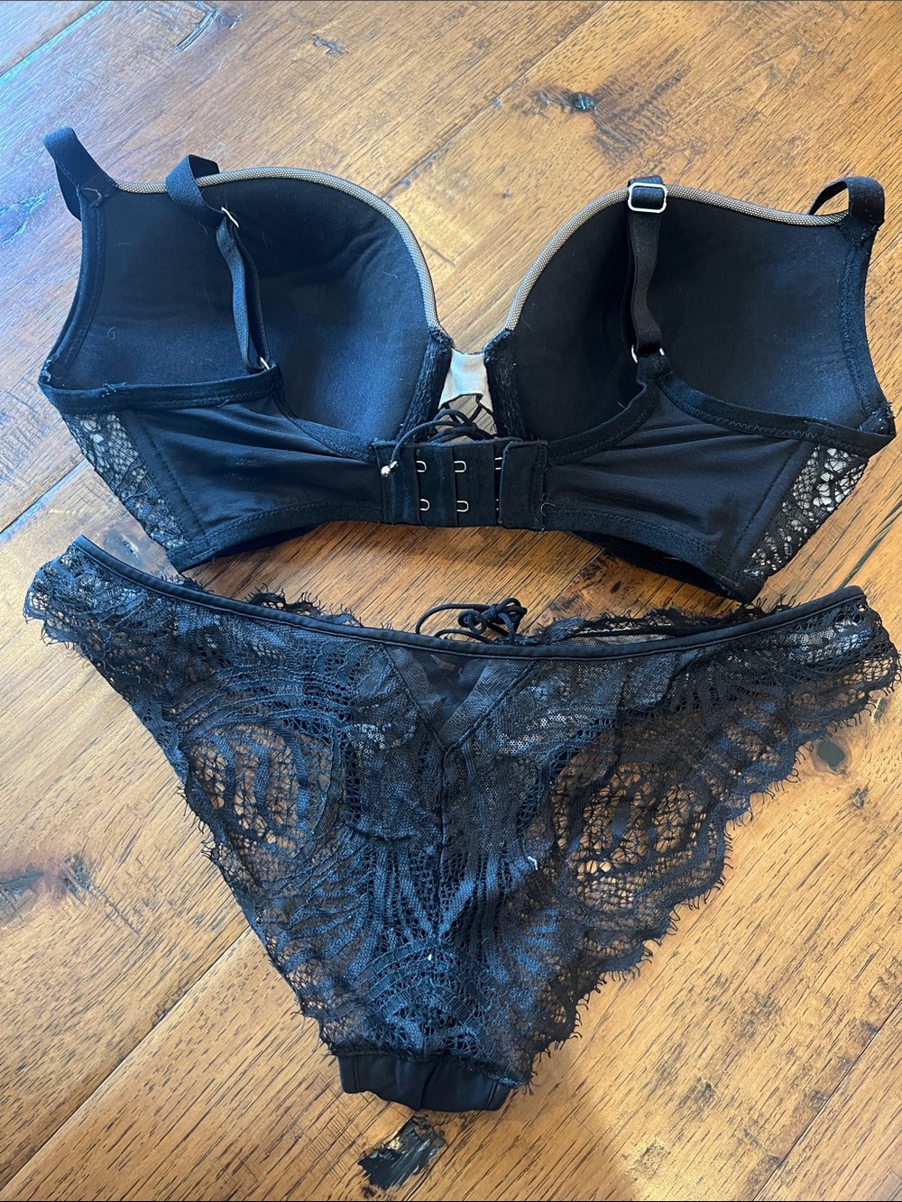 Victoria's Secret Black Lace Push-Up Bra & Lace Bikini Set - Picture 5 of 6